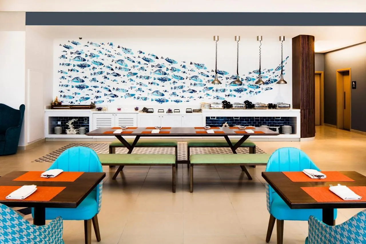 Centara Mirage Beach Resort Dubai 4*,