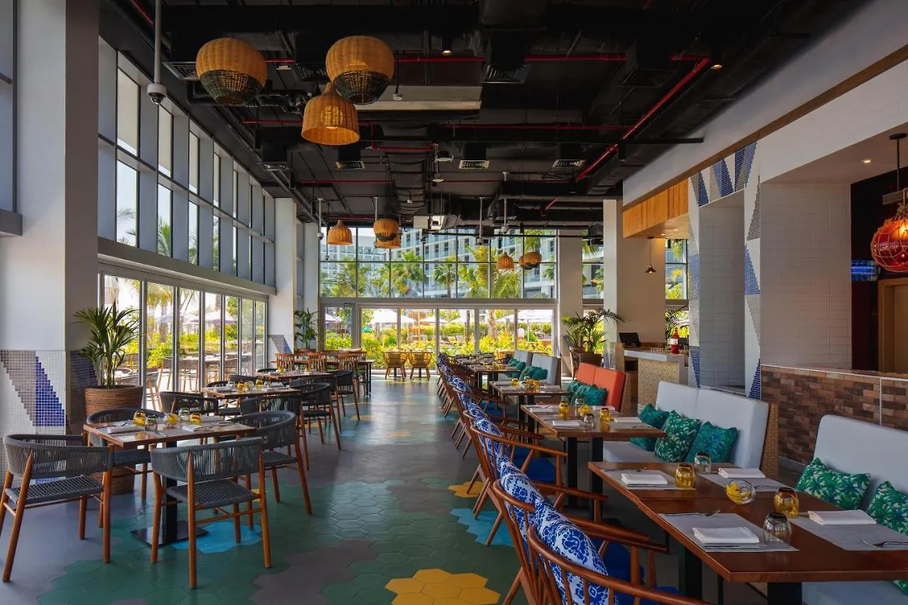 Centara Mirage Beach Resort דובאי