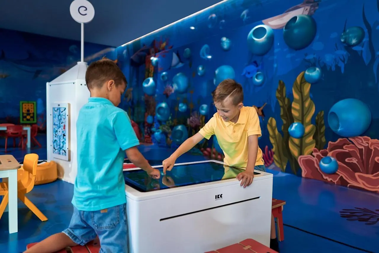 Centara Mirage Beach Resort דובאי